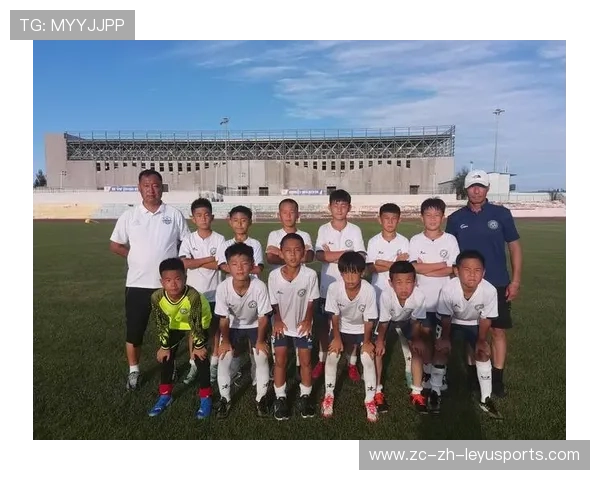 足球俱乐部在社区设立免费训练日吸引青少年参与,足球俱乐部入驻学校方案 足球俱乐部在社区设立免费训练日吸引青少年参与,足球俱乐部入驻学校方案